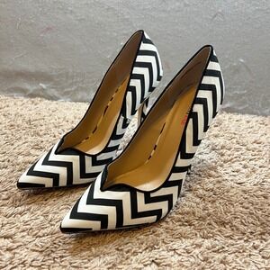 1042 | NIB JustFab Francine Chevron Geometric Pointed Toe Pumps Black Multi 9W